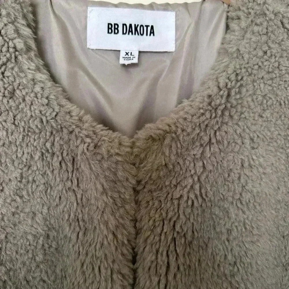 BB Dakota Fleece Jacket with Pockets - Picture 4 of 5
